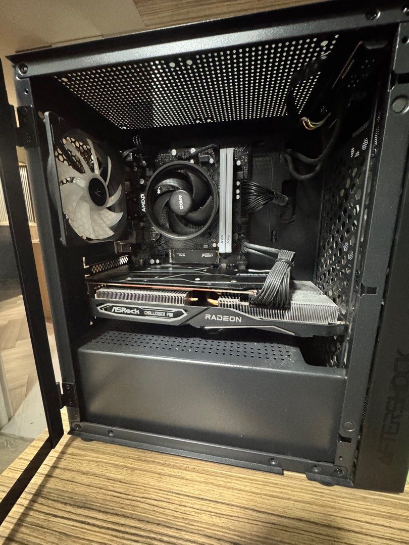 AFTERSHOCK DESKTOP PC (Read desc)