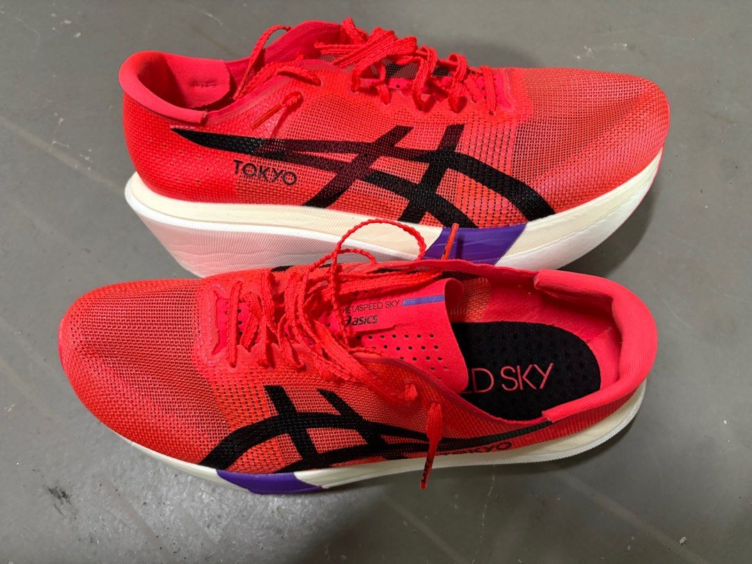 Asics Metaspeed Sky Tokyo (Category: Sneakers) located in Singapore. Submitted by solegood05 (Listing ID 1391674576, Image 2). Description: - Asics Metaspeed Sky Tokyo edition. - Eye-catching red and black colour - Designed for race day and key workouts - Excellent condition - Ready for your next run -Used 2x only for test run -RRP $379 -Comes with Box.