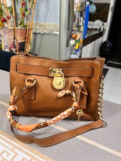 (Category: ) located in . Submitted by impulsivebuyershop (Listing ID 1391595536, Image 1). Description: .