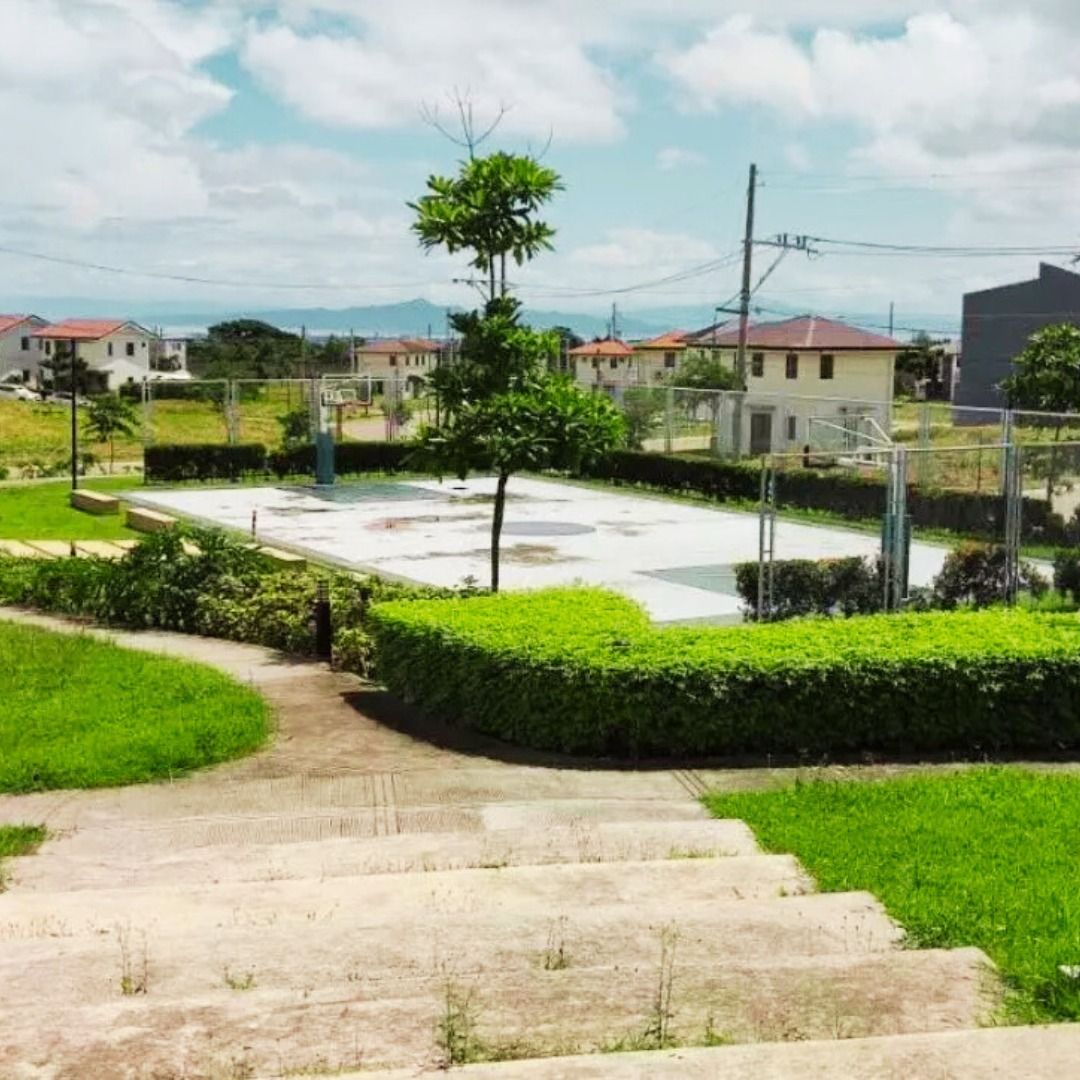 Avida Southfiled Setting (Category: Lot) located in Santa Rosa. Submitted by suthernlivingph (Listing ID 1391600169, Image 2). Description: FOR SALE: Vacant Lot – Avida Southfield Settings Nuvali, Calamba, Laguna 📐 Property Details Lot Area: 220 sqm Selling Price: ₱6,900,000 (₱31,364/sqm) ✨ Why Invest Here? Located in a prime Nuvali township development Peaceful, well-planned residential community Great for building your dream home or as a long-