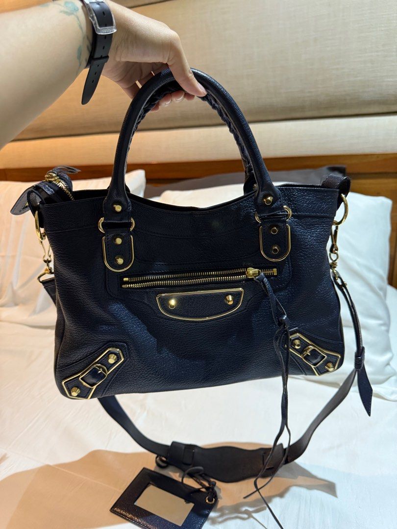 Balenciaga Town (Category: Luxury Bags & Wallets) located in Bulacan. Submitted by glvzicbg_ (Listing ID 1391598503, Image 2). Description: Authentic Balenciaga Town No issues - Like new condition Inclusions: Dust Bag and Authenticity Cards Rfs: Declutter.