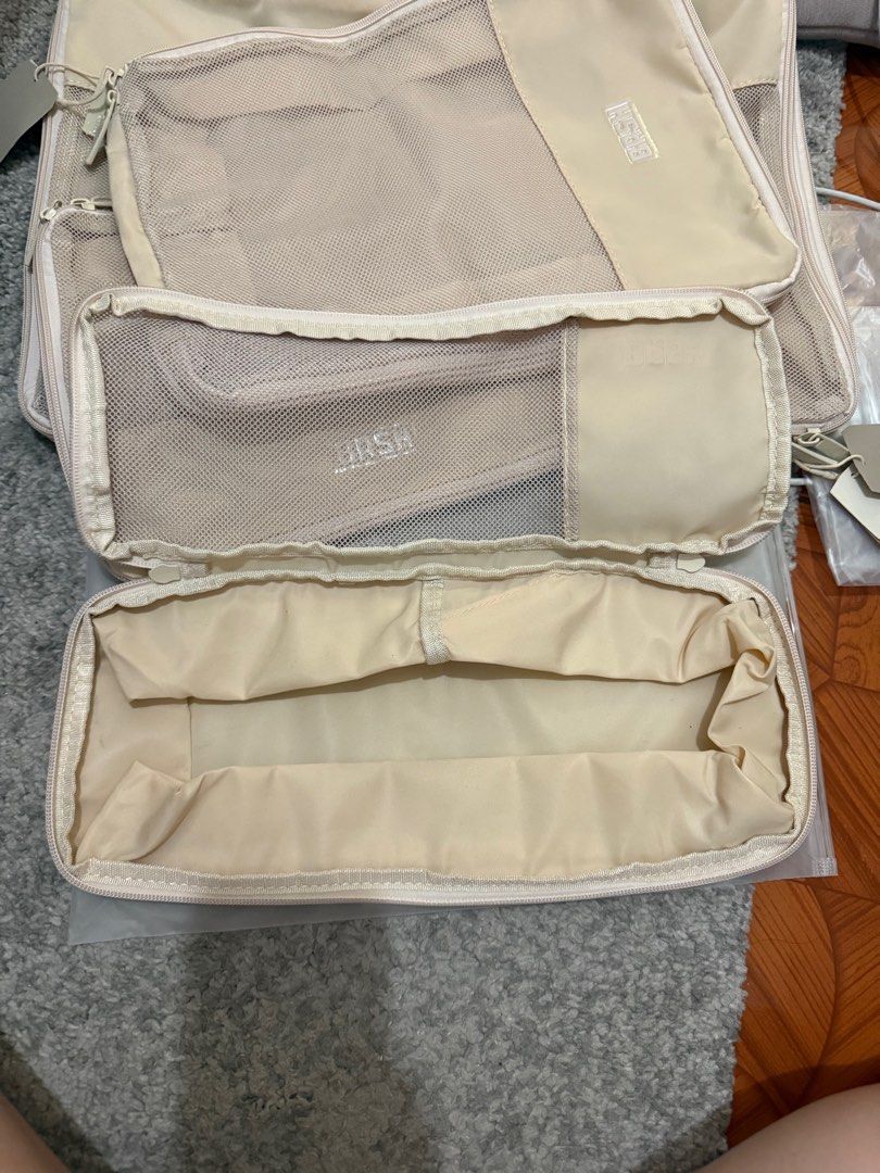 BASH Cubes in Cream (S, M, L, and XL) (Category: Accessory Holder, Box & Organizers) located in Caloocan City. Submitted by maequiambao97 (Listing ID 1391684282, Image 3). Description: Parang brand new pa po. Message me lang po if u want more photos 2x ko lang po ginamit .