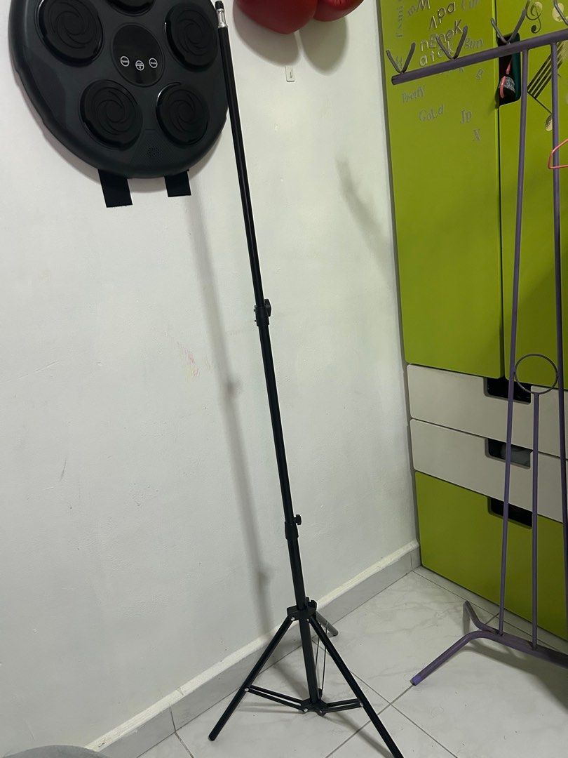 Basic tripod (Category: Tripods & Monopods) located in Singapore. Submitted by kitified (Listing ID 1391640725, Image 2). Description: Around 1.4m in height Basic tripod, very sturdy but light. Bought wrongly. For camera. $7 Collection in woodlands/vista point. .
