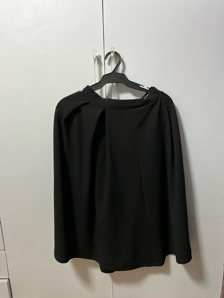 Long Black A-Line Skirt (Category: Skirts) located in San Pedro. Submitted by dottable (Listing ID 1391671369, Image 1). Description: - Below the Knee - A-Line - No pockets.