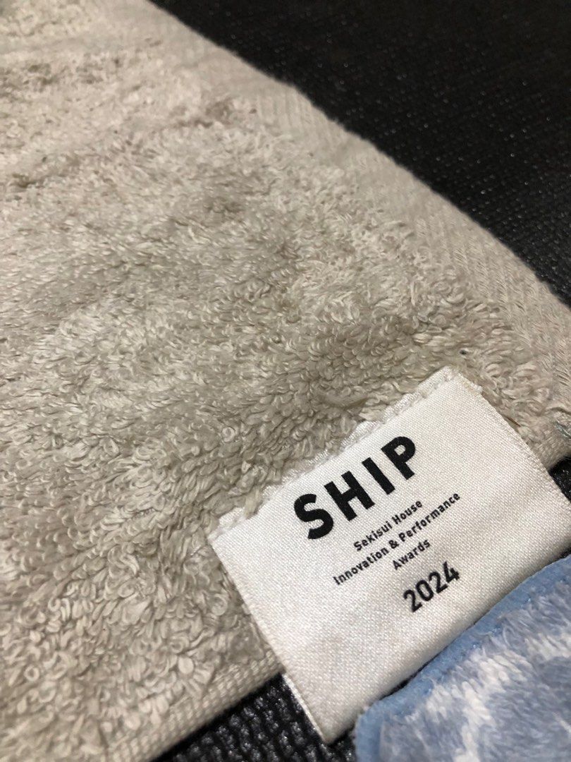 Branded Dace Towels Towellettes plus Free (Category: Bedding & Towels) located in Siquijor. Submitted by yhostuff (Listing ID 1391635496, Image 2). Description: Ship Sekisui House Japan + Imabari + FREE Toroy Towellettes Needs wash. .