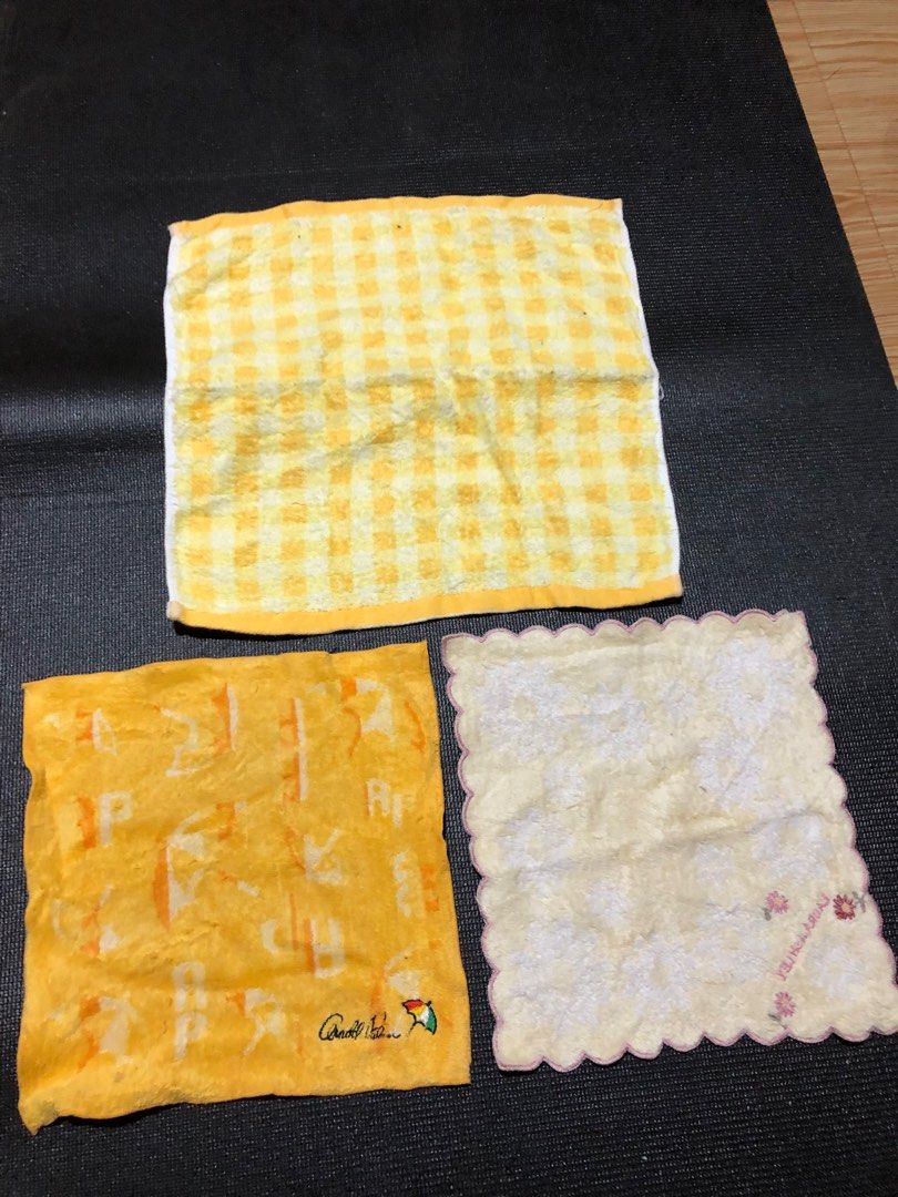 Branded Face towels Towellettes plus Free (Category: Bedding & Towels) located in Siquijor. Submitted by yhostuff (Listing ID 1391644647, Image 2). Description: Laura Ashley + Arnold Palmer + Free Checkered Yellow Face towels Needs wash before use.