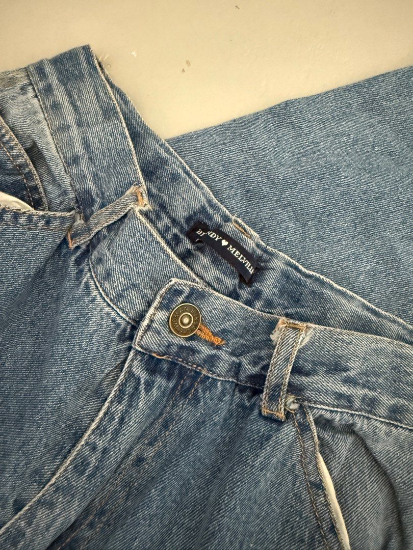 Brandy melville highwaist pants (Category: Jeans) located in Imus. Submitted by kivecart (Listing ID 1391625700, Image 3). Description: free size L: 41 in waist: 26 in loc: Imus Cavite mop: gcash/bpi mod: jnt/lalamove.
