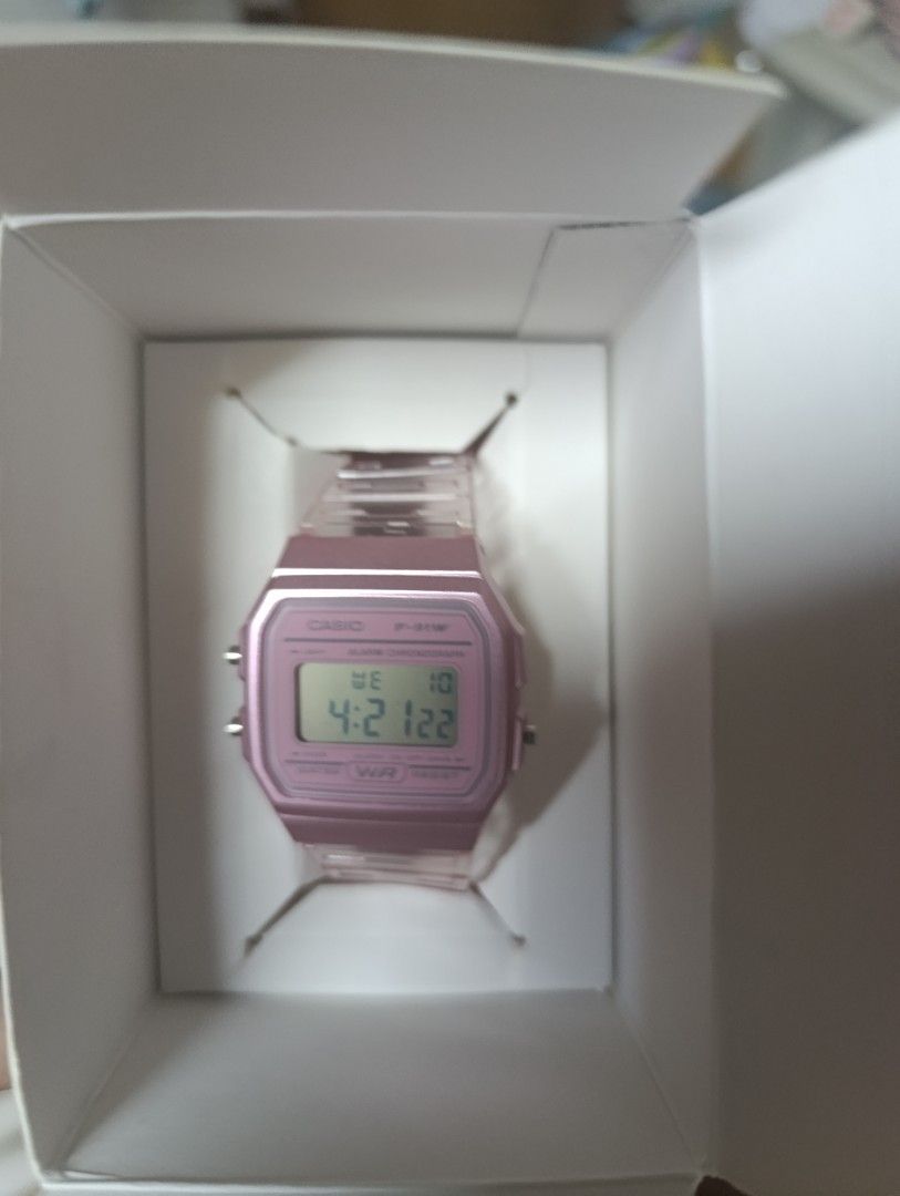 Casio F-91W PINK (Category: Women's Watches) located in Manila. Submitted by ishifishy (Listing ID 1391732726, Image 2). Description: never been used!.