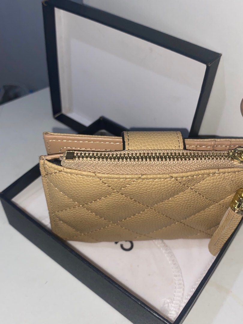 Chanel Wallet (Category: Luxury Bags & Wallets) located in Iloilo. Submitted by lianne999 (Listing ID 1391583009, Image 3). Description: .