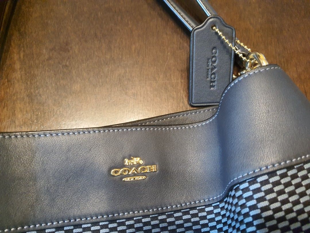 Coach Legacy Jacquard Lexy Blue (Category: Luxury Bags & Wallets) located in Malolos. Submitted by aonf1 (Listing ID 1391594507, Image 2). Description: authentic 3 compartments canvas and leather medium size.