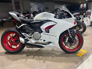 (Category: ) located in . Submitted by orizonmotorcycles (Listing ID 1391559133, Image 1). Description: .