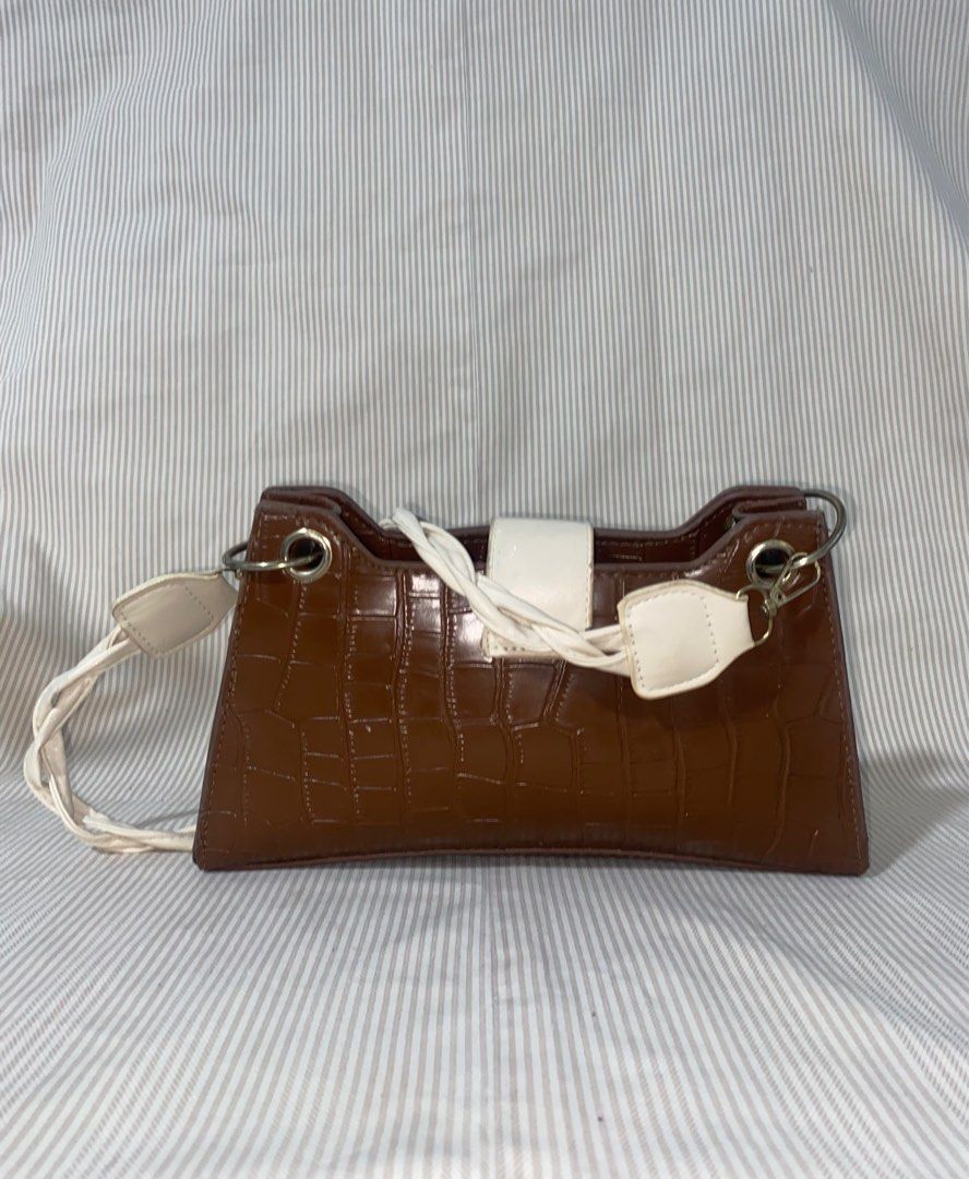 Elegant Brown PU Leather Shoulder Bag (Category: Shoulder Bags) located in Tangalan. Submitted by shopnook (Listing ID 1387979723, Image 2). Description: .