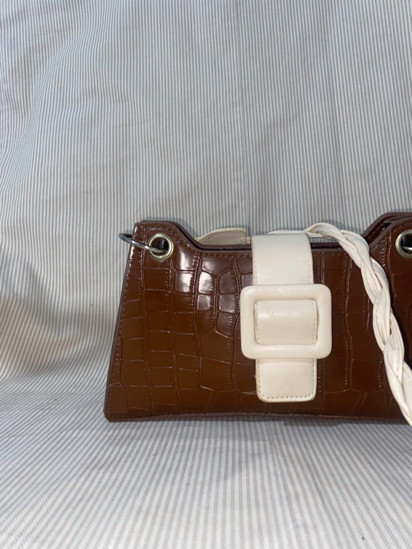 Elegant Brown PU Leather Shoulder Bag (Category: Shoulder Bags) located in Tangalan. Submitted by shopnook (Listing ID 1387979723, Image 3). Description: .