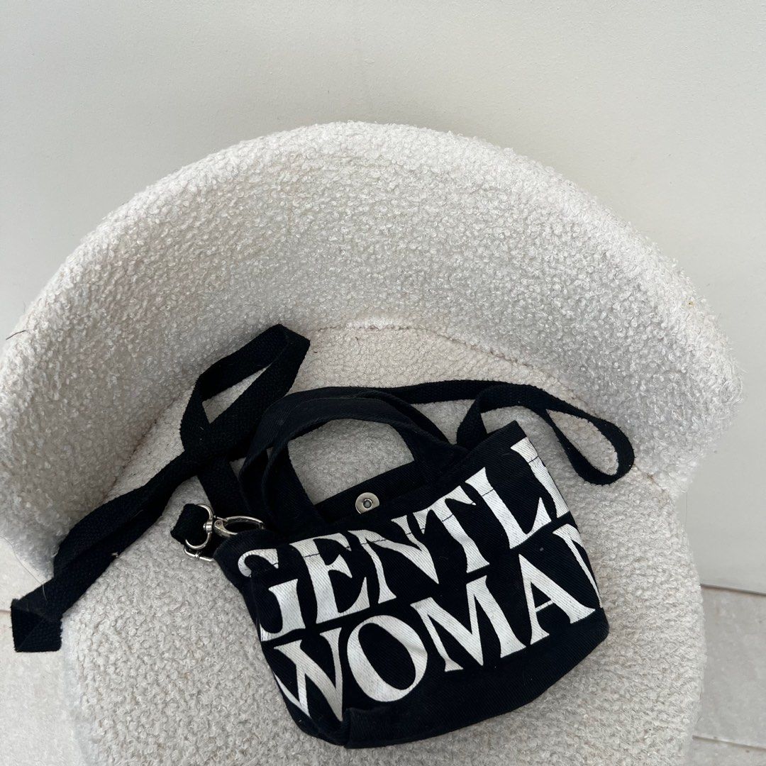 Gentle Woman Micro Canvas (Category: Cross-body Bags) located in Iloilo. Submitted by hashp (Listing ID 1391696219, Image 2). Description: - AUTHENTIC.