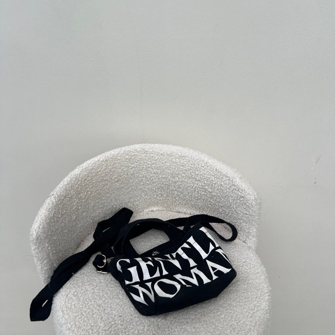 Gentle Woman Micro Canvas (Category: Cross-body Bags) located in Iloilo. Submitted by hashp (Listing ID 1391696219, Image 1). Description: - AUTHENTIC.
