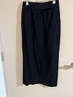 (Category: ) located in . Submitted by scarletcloset (Listing ID 1391704856, Image 1). Description: .