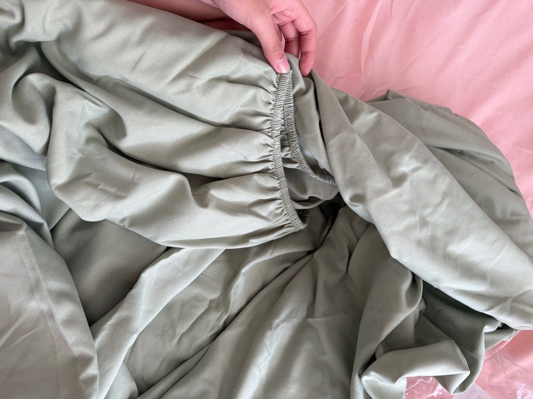 Green Matcha Single Bedsheet (Category: Bedding & Towels) located in Imus. Submitted by kivecart (Listing ID 1391579794, Image 2). Description: Brand new (Bedsheet only) bought the wrong size loc: Imus Cavite mop: Gcash/ Bpi mod: Jnt/lalamove.
