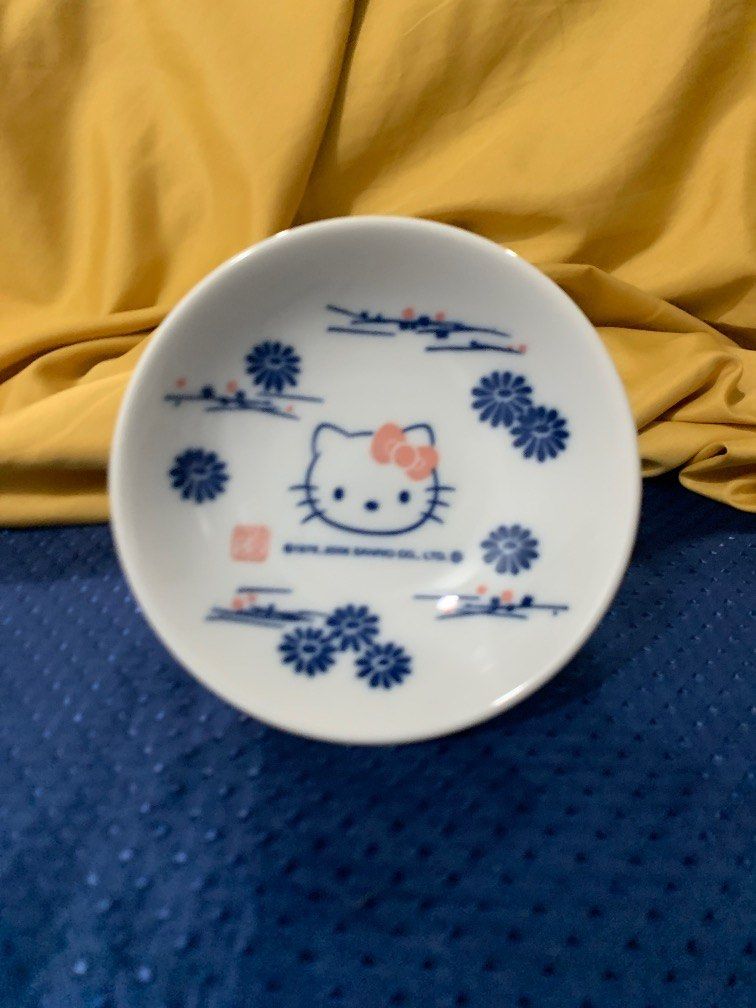 Hello kitty ceramic saucer or display plate (Category: Dinnerware & Cutlery) located in Manila. Submitted by hellokitty_mnl (Listing ID 1391649930, Image 1). Description: Without box.