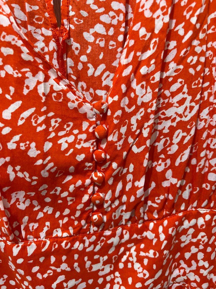H&M Romper (Category: Rompers) located in Paranaque City. Submitted by keithil (Listing ID 1391728873, Image 2). Description: Fits S-M.