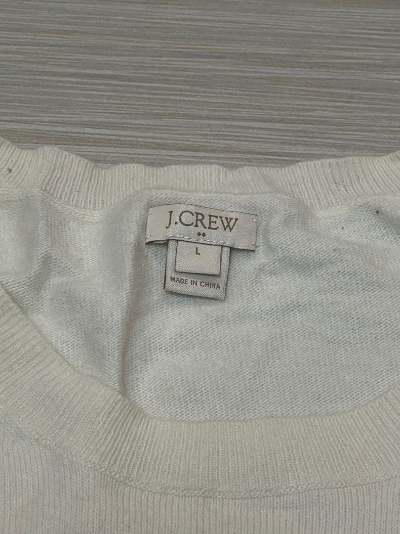 J crew Knitted White Pullover Sea lion design (Category: Coats, Jackets and Outerwear) located in Bacoor. Submitted by loopandlabelph (Listing ID 1391635056, Image 3). Description: Preloved - Manage your expectations (will state issues of the item) Small Color may vary due to lighting Prices are NEGOTIABLE! Send message for negotiations and more informations (when worn photos) MOP: Gcash | BPI MOD: Meet-up SM Bacoor | JNT | Grab | LBC | Lalamove 