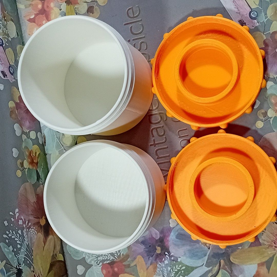 Leica LTM 39 Lens Case (Category: Other Photography Accessories) located in Paranaque City. Submitted by vintagepopsicle (Listing ID 1391738385, Image 3). Description: Very cute, smooth and solid cases for LTM39 lenses. Also works great for enlarger lenses. 500 Each or take both for 870. Sold As Is. Gcash then we Lalamov.