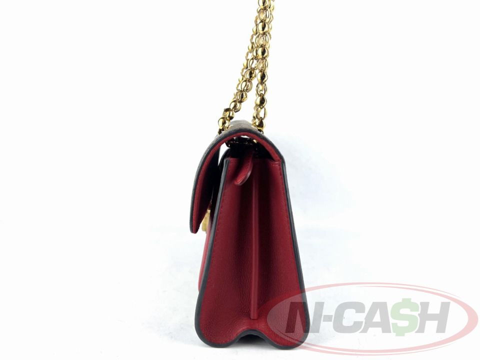 Louis Vuitton Victoire (Category: Luxury Bags & Wallets) located in Makati City. Submitted by luxury_by_ncash_2 (Listing ID 1391600071, Image 3). Description: N-Cash Pawnshop "Instant Cash for Bags, Watches, Cars, and Electronics" https://www.ncash-pawnshop-philippines.com/ Louis Vuitton Victoire Complete with box & receipt 2019 Excellent condition PHP 72800 For more details and photos visit: https://www.ncash-pawnshop-philippines.com/18k-yellow-