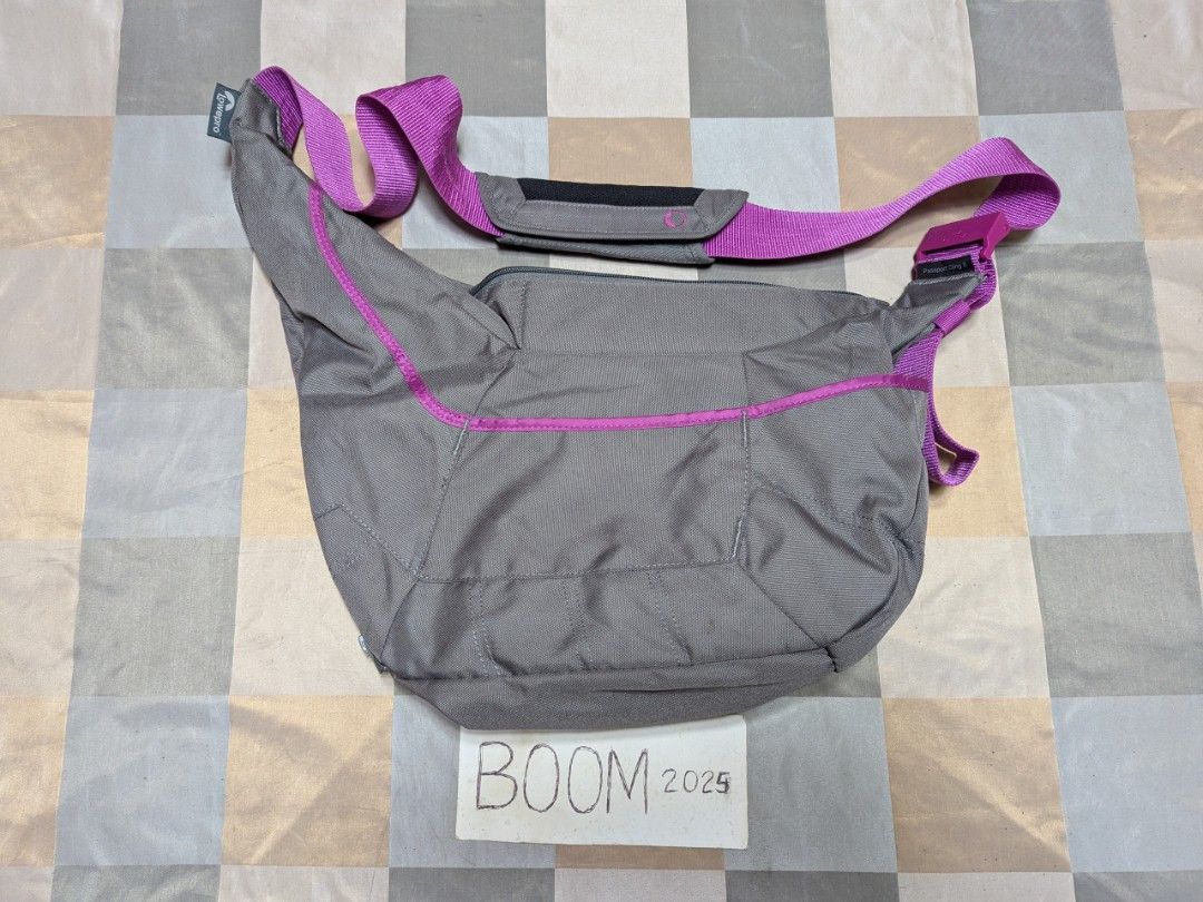 Lowepro Passport Sling Camera Slingbag (Category: Camera Bags & Carriers) located in Dagupan City. Submitted by bo0ms (Listing ID 1391610680, Image 2). Description: For sale Lowepro Passport Sling Camera Slingbag Slightly Used in very good condition almost Like new, no issues on usage, with minor dirt only, no holes no fading no discoloration, complete cushion and dividers inside. Can Fit a mirrorless body plus 3 lenses with extra compartment for