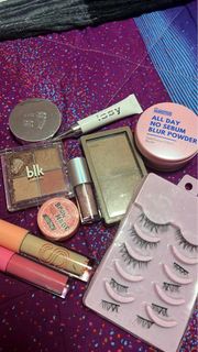 (Category: ) located in . Submitted by clothesdeleona (Listing ID 1391707587, Image 1). Description: .