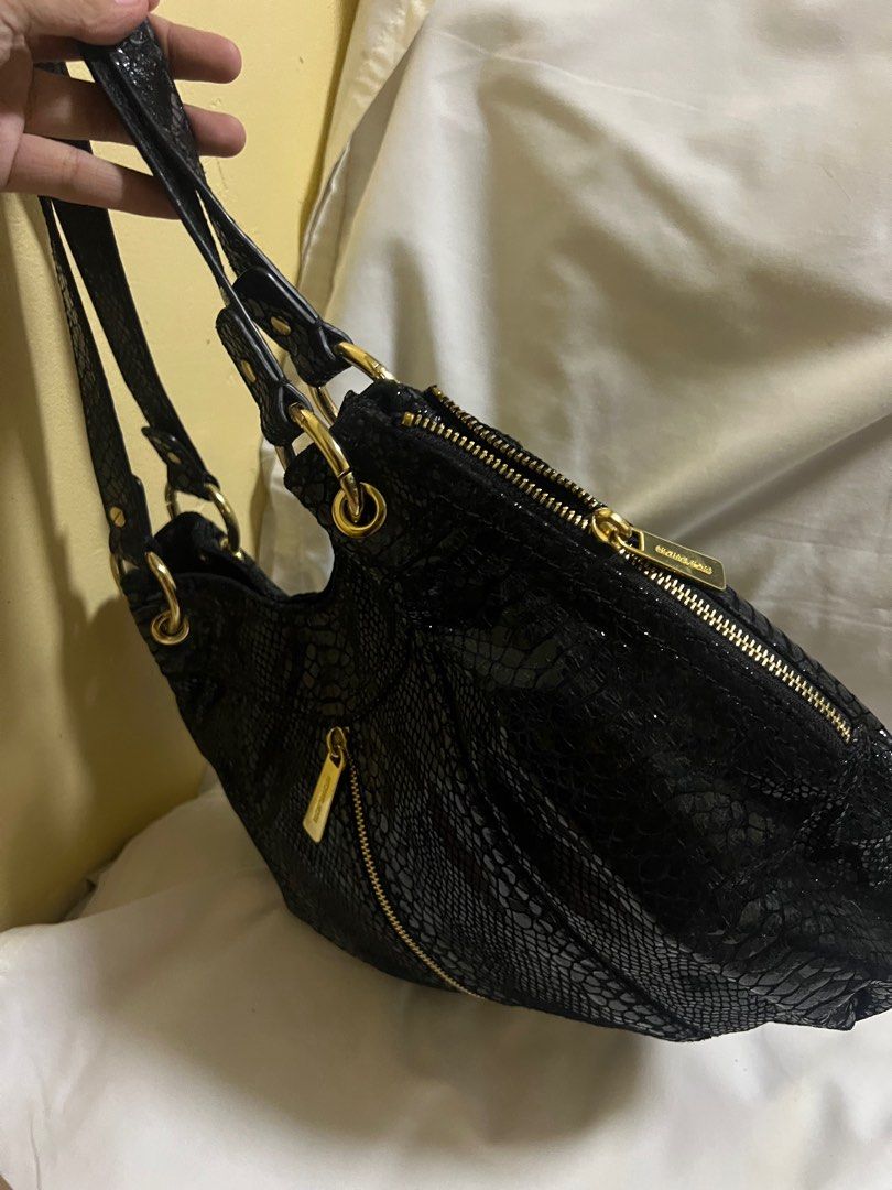MICHAEL KORS MOXLEY BLACK SNAKESKIN (Category: Luxury Bags & Wallets) located in San Pedro. Submitted by zllerrzz (Listing ID 1385578501, Image 2). Description: This is in pristine condition .
