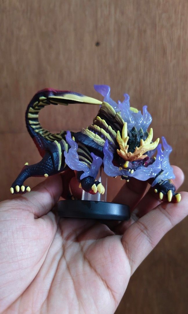 Monster Hunter Rise (Category: Nintendo) located in Cabuyao City. Submitted by batman0417 (Listing ID 1391662625, Image 1). Description: chat nalang po.