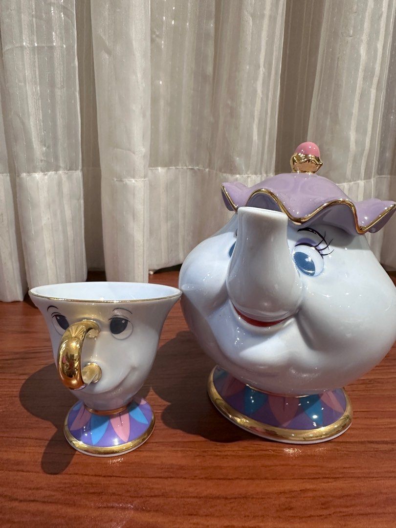 Mrs. Potts and chip (Category: Coffee & Tea Tableware) located in Carmona. Submitted by chaitheexplorer (Listing ID 1391709847, Image 1). Description: Rare tokyo disneyland.