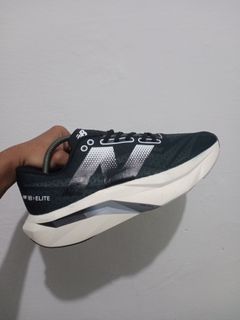 Sepatu lari Lotto dwight, Fesyen Pria, Sepatu Sneakers di Carousell