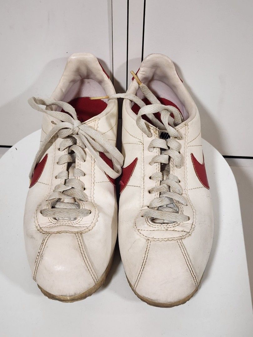 Nike Cortez (Category: Sneakers) located in Pasig City. Submitted by sroque (Listing ID 1391591292, Image 1). Description: size 8.5.