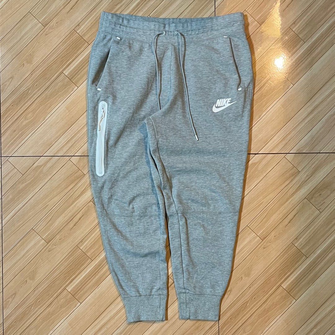 Nike Techfleece Jogger (Category: Joggers) located in Davao. Submitted by lwndvo (Listing ID 1391582926, Image 1). Description: Nike Techfleece Jogger Excellent to new UC Dimensions: Waist: 30 relaxed - 38 stretch Length: 34 issue/s: none Price: 380 + sf.