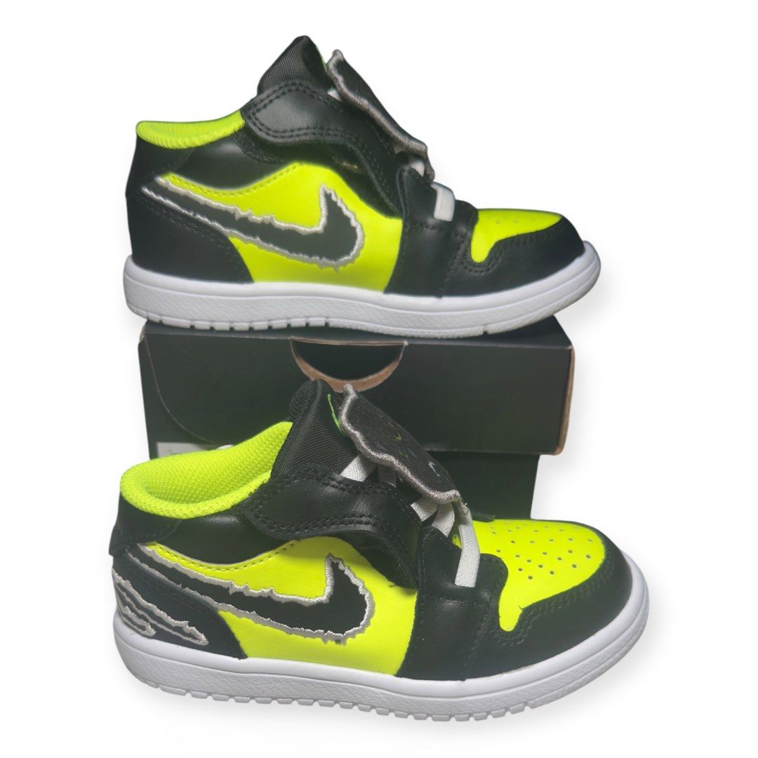 NIKE (US 9C) JORDAN 1 LOW ALT SE (TD) (Category: Babies & Kids Fashion) located in Del Monte. Submitted by shanandrada (Listing ID 1391725619, Image 3). Description: ‼️ NIKE JORDAN 1 LOW ALT SE (TD)‼️ Color: Volt/Black 📏Size: EU 26 / UK 8.5 / US 9C / BR 25 / length (cm) 15 **comes with box** **alreay cleaned, ready to use for your child** 𝓑𝓸𝓾𝓰𝓱𝓽 𝓲𝓽 𝓯𝓻𝓸𝓶 𝓽𝓱𝓮 𝓤𝓢 (guaranteed original) 🏷️Price: ₱1,800 RFS: outgrown 📍Location: QUEZ