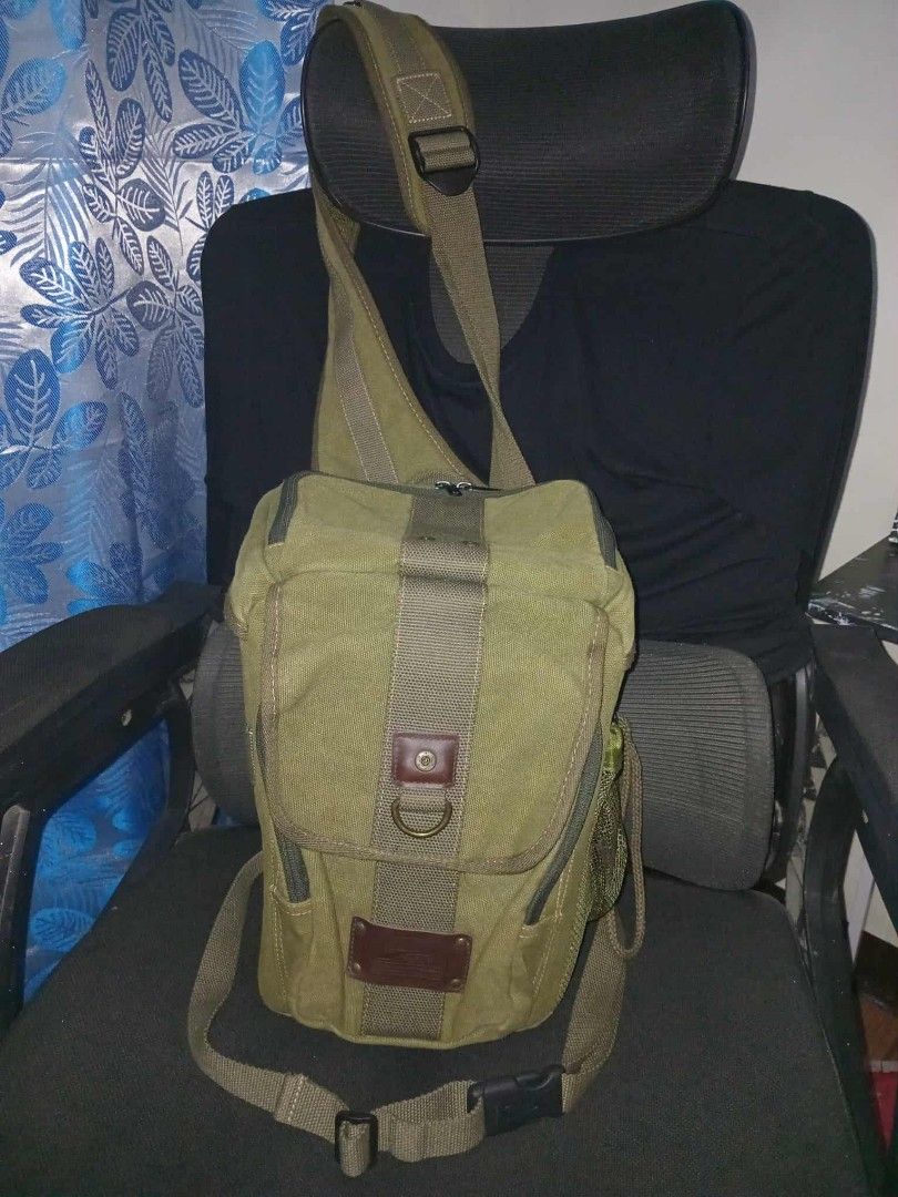 Orig Jenova military tactical backpack (Category: Backpacks) located in Rodriguez. Submitted by maycol (Listing ID 1391629465, Image 2). Description: good condition , like new 4 thousand plus brandnew only one store selling this but just 4 left available, from South Africa ..