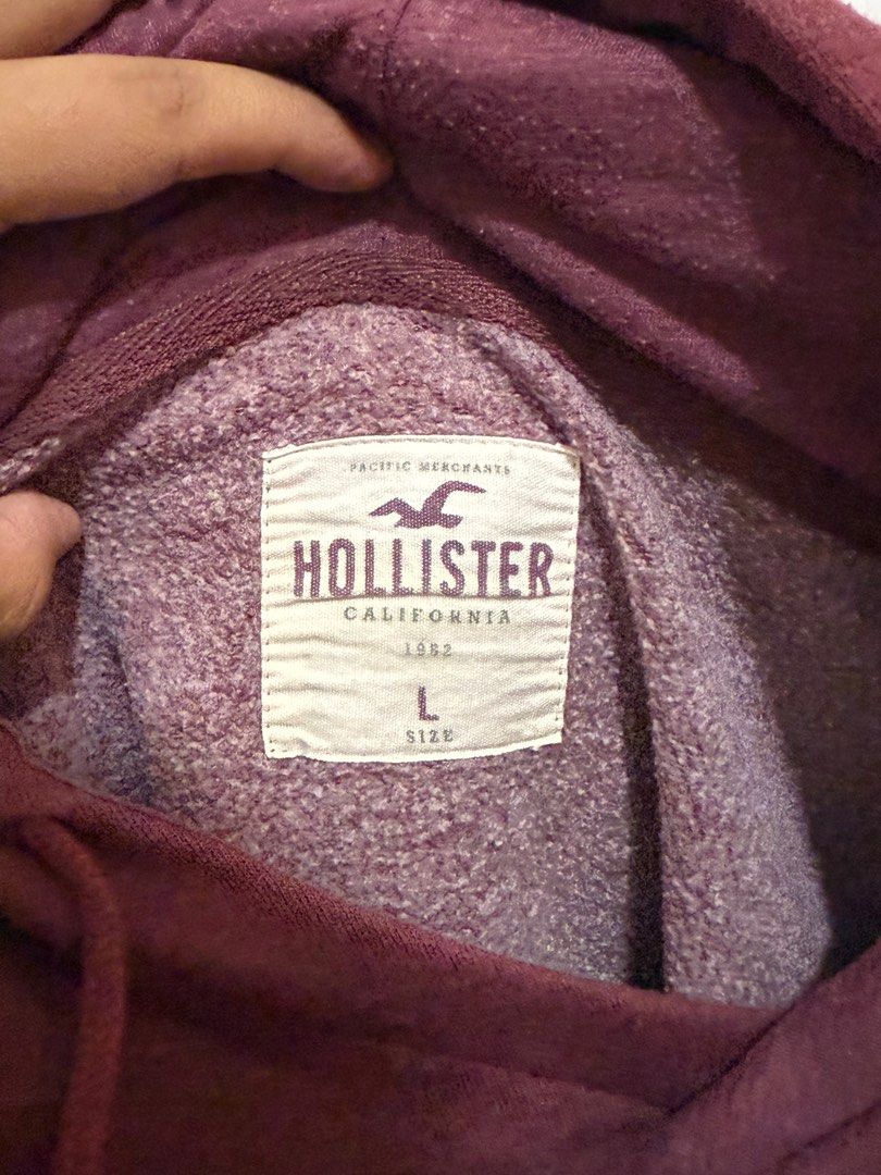 Oversized Hollister Hoodie (Category: Coats, Jackets and Outerwear) located in Quezon City. Submitted by artdeclutters_ (Listing ID 1391714701, Image 3). Description: Pre-loved HOLLISTER HOODIE! Fits sizes S-M-L. Condition: 7/10 Minor lint (himulmol) from usage over time. RFS: Decluttering clothes that I won’t be using anymore.