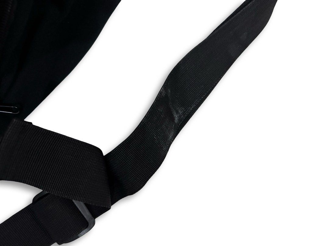 Oxygn Men’s Sling Bag (Category: Sling Bags) located in Manila. Submitted by MarkPH (Listing ID 1391725813, Image 3). Description: No issues Loc: Welcome Rotonda.