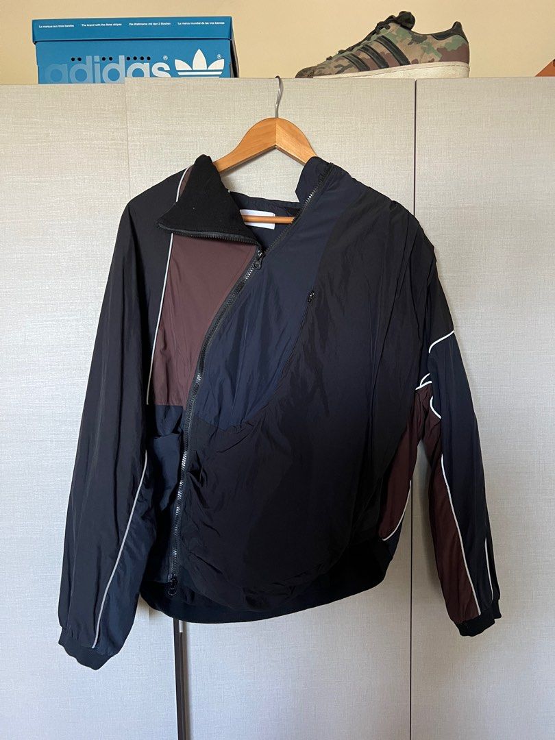 Post Archive Faction PAF 2.0 Center jacket (Category: Coats, Jackets and Outerwear) located in Muntinlupa City. Submitted by feliciathekid (Listing ID 1391564074, Image 1). Description: . Not sure if legit. Bought here in 2022 and never used it. Size l-xl but boxy. Can always send dimes. .