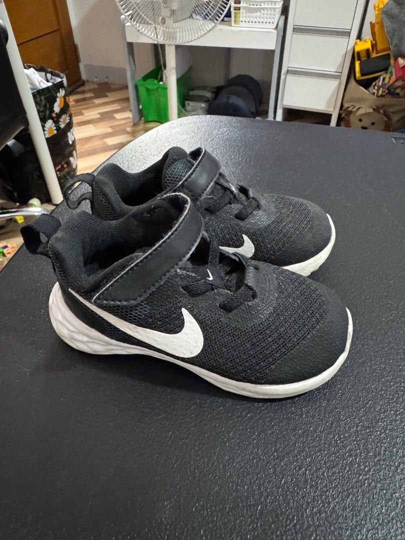 Preloved Kids Shoes - 13cm (Category: Babies & Kids Fashion) located in Manila. Submitted by chenyamsuan (Listing ID 1391733453, Image 3). Description: .