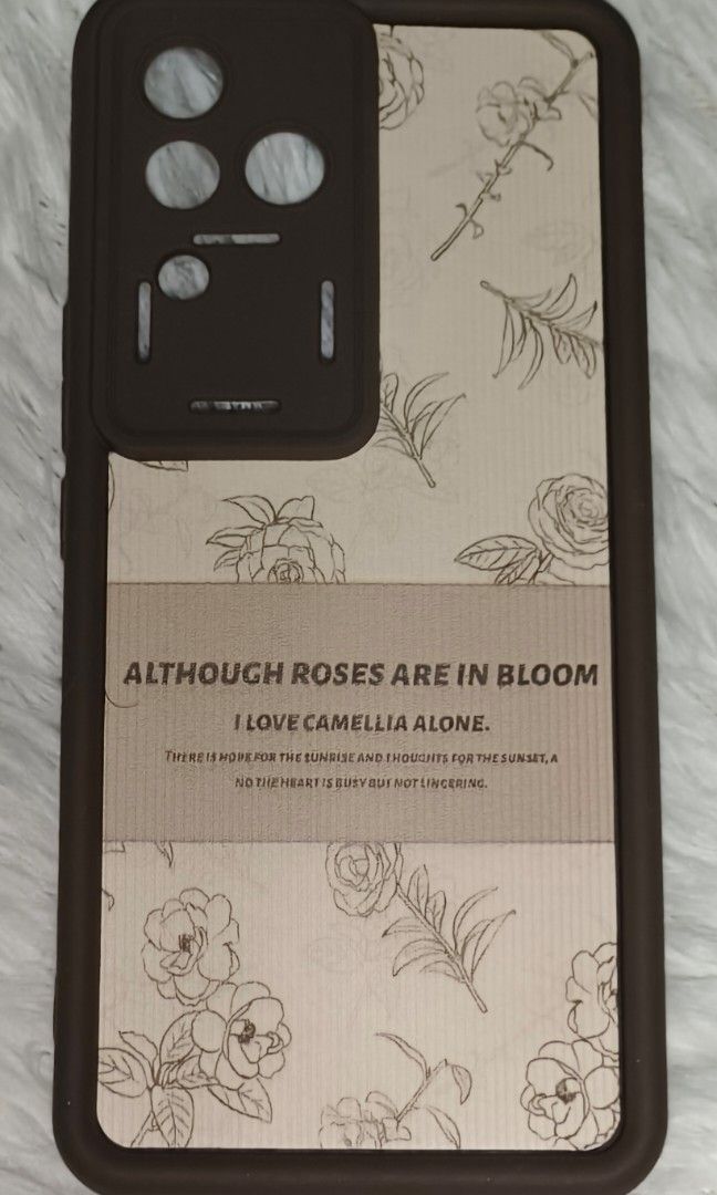 Preloved Vivo V30 Pro Phone Case TAKE ALL (Category: Cases & Sleeves) located in Antipolo. Submitted by milanbenjohn (Listing ID 1391622819, Image 2). Description: Pre-owned Vivo V30 Pro Phone Case TAKE ALL 👉4pcs phone case 👉Good as new.