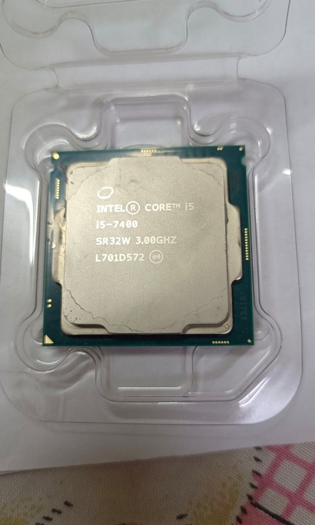 Processor (Category: Desktops) located in Kuala Lumpur. Submitted by wescomkl (Listing ID 1391593667, Image 3). Description: Intel i5 7400 Processor only with heatsink, I'm upgrading my CPU so needs to sell off this CPU..