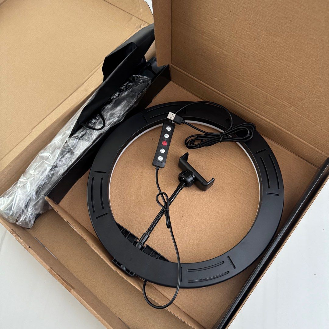 RGB led ring light (Category: Lighting & Studio Equipment) located in Paranaque City. Submitted by ursaturdayfaves (Listing ID 1391633529, Image 2). Description: .