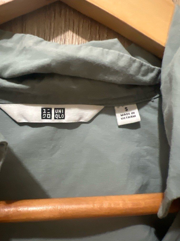 Sage Uniqlo Top (Category: Blouses) located in Paranaque City. Submitted by keithil (Listing ID 1391729076, Image 2). Description: .
