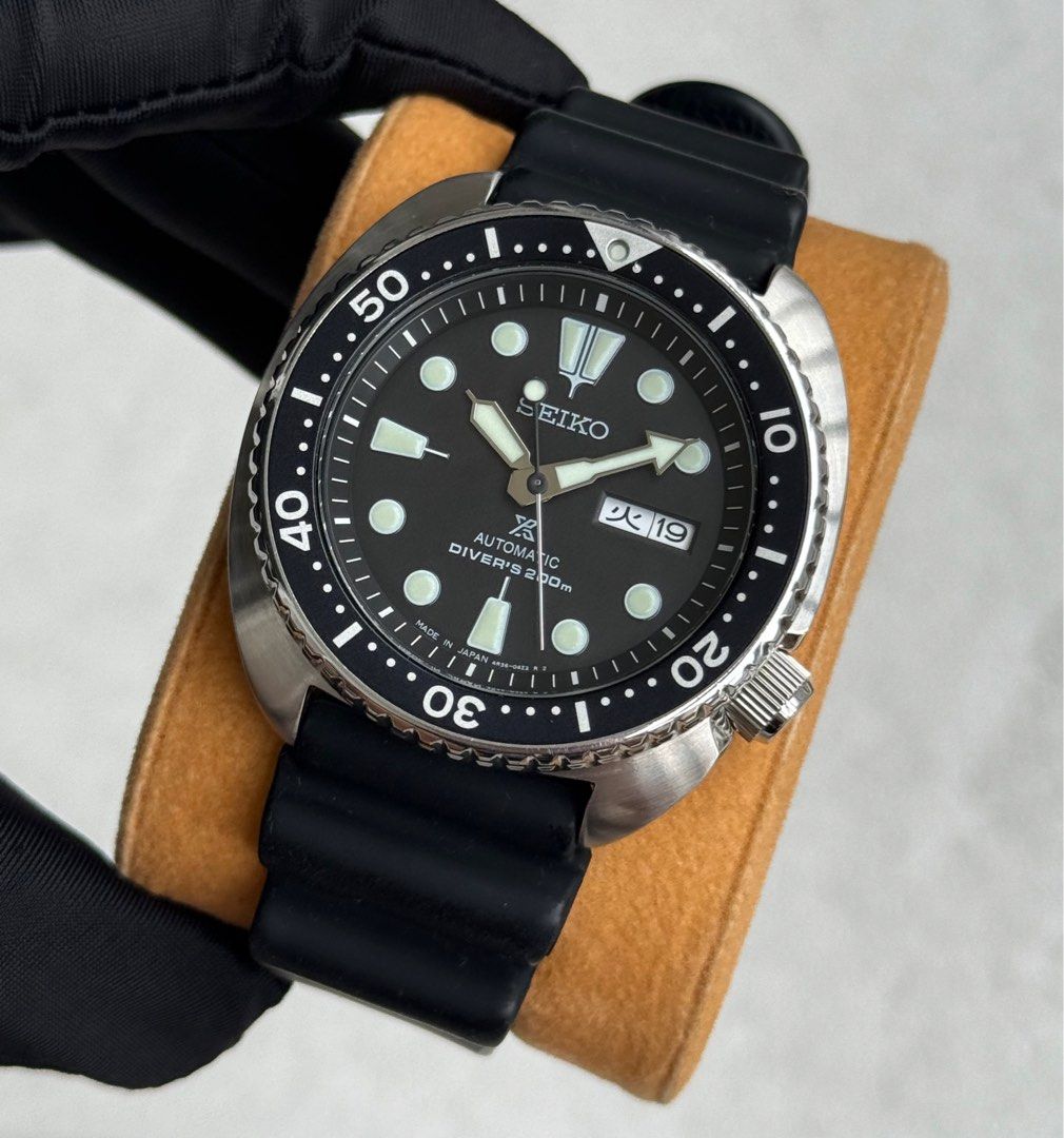 Seiko Turtle Kanji JDM #SBDY015 (Category: Men's Watches) located in Pasig City. Submitted by kjeldran00 (Listing ID 1391610482, Image 3). Description: Seiko Turtle Kanji JDM #SBDY015 Condition: 9.5/10 Inclusions: Outer Box, Watch Box, Hangtag, Manual and Warranty Card Specifications: Automatic movement Calibre: 4R36 Case Diameter: 45mm Case Thickness: 13.4mm Hardlex Crystal Kanji day/date wheel Water Resistance: 200m Price: ₱25,000 Location: Pas