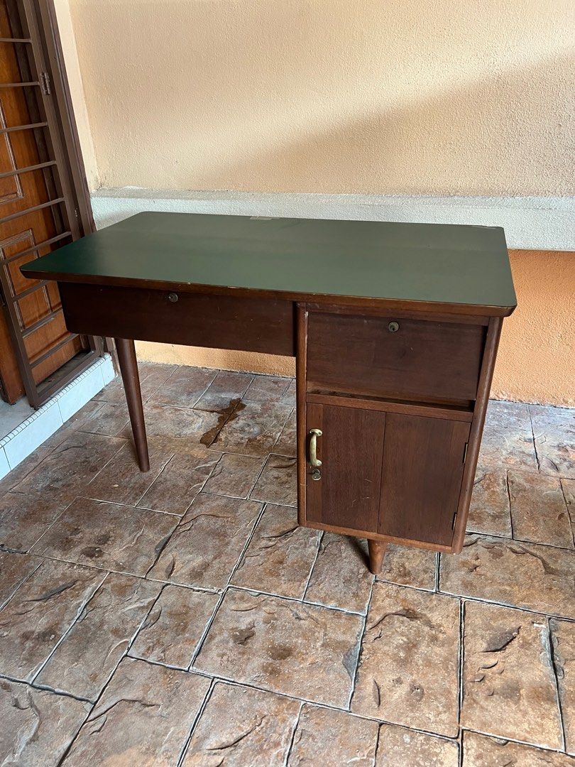 Study Table (Category: Tables & Sets) located in Kuala Lumpur. Submitted by alabaler (Listing ID 1391693177, Image 2). Description: Solid wood Heavy.