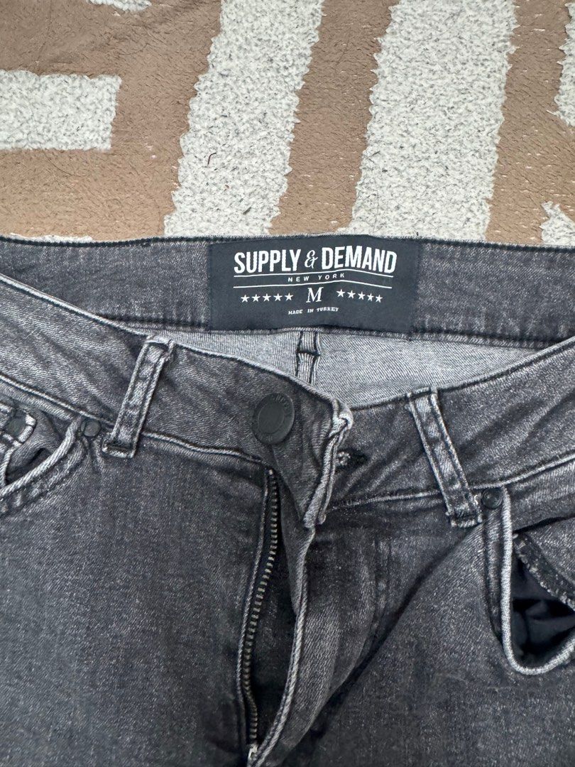 Supply & Demand (Category: Jeans) located in Gombak. Submitted by reez1985 (Listing ID 1391555310, Image 1). Description: Supply & Demand Jeans Skinny Fit Size M RM30 PM if interested .