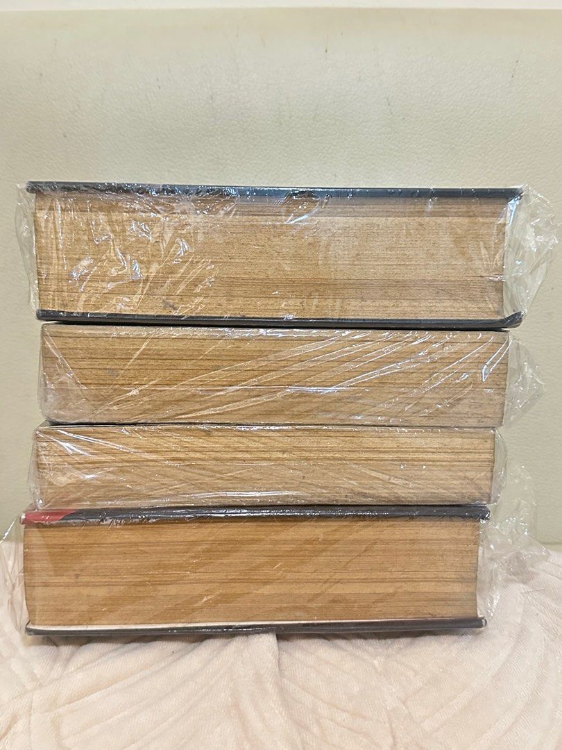 TWILIGHT BOOKS HARDBOUND AND PAPERBACK (Category: Storybooks) located in Manila. Submitted by rumiiiiiiiii (Listing ID 1391594821, Image 2). Description: •Selling my Preloved books Collection📚 — CAN DO COD VIA LBC — MEET UP around SM FAIRVIEW & CUBAO — Complete/ intact pages — no writings —sign of foxing/ used — all authentic/ original PM me if interested 📖 🧾have past transactions as well 📍 qc .