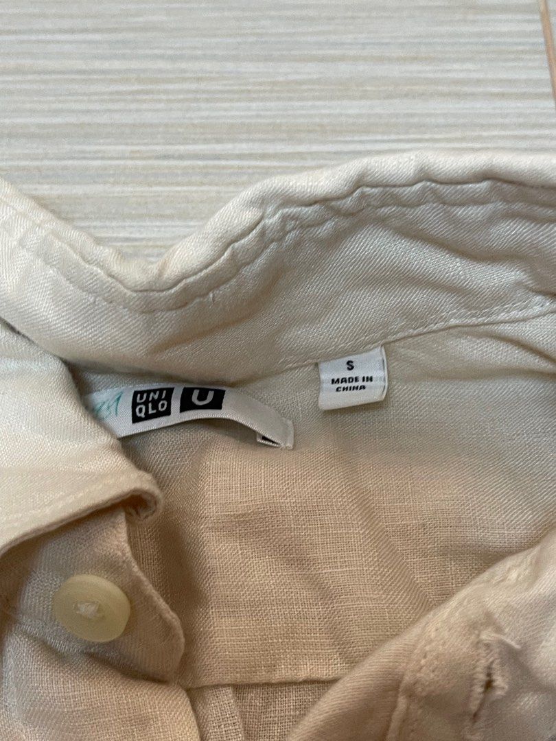 Uniqlo Butter Yellow Button down (Category: Formal Shirts) located in Bacoor. Submitted by loopandlabelph (Listing ID 1391636156, Image 2). Description: Preloved - Manage your expectations (will state issues of the item) Color may vary due to lighting Prices are NEGOTIABLE! Send message for negotiations and more informations (when worn photos) MOP: Gcash | BPI MOD: Meet-up SM Bacoor | JNT | Grab | LBC | Lalamove .