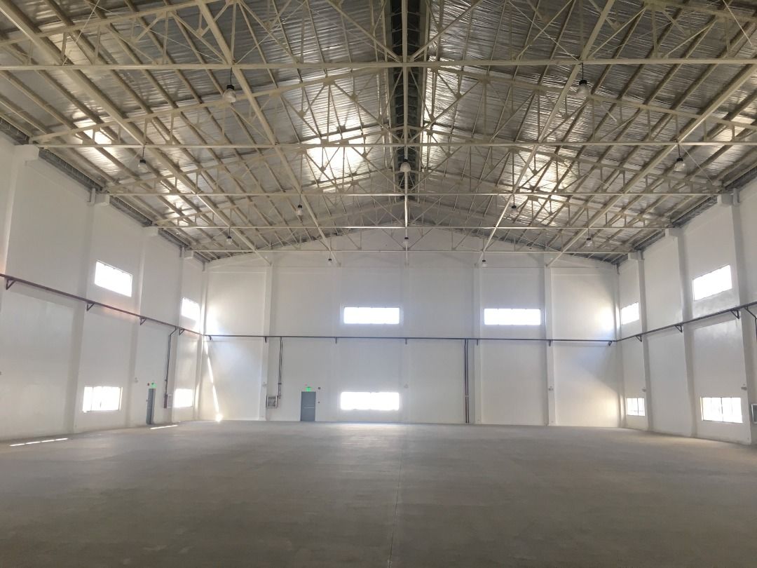 Warehouse for rent in Calamba Batino (Category: Commercial) located in Paranaque City. Submitted by dominiclorico (Listing ID 1334814242, Image 3). Description: Warehouse for rent in Calamba Batino Industrial compound located along National Road Warehouse area: 2115 sqm High ceiling, with Mezzanine office, industrial compound, with office and own toilet Easy access to SLEX Rate: Php 315/sqm plus VAT (Php 746, 172/month) Terms: 3 months advance, 3